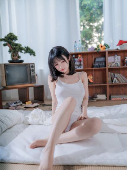 年轻的部长夫人_蓝光高清完整版