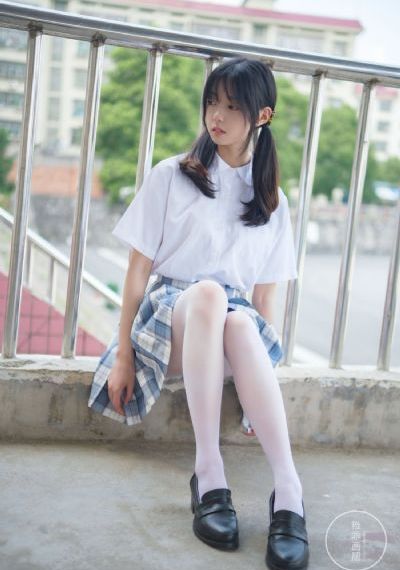 查莉成长日记第三季_BD英语完整版观看