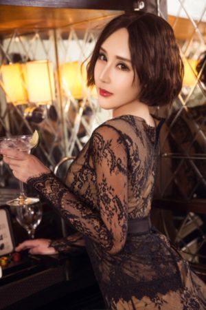 她在丈夫面被耍了中文2_免费观看